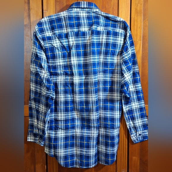 NWOT OZARK TRAIL long sleeve button down flannel shirt Size M - Picture 2 of 5